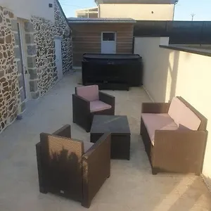 Atypique Avec Jacuzzi Hillion
